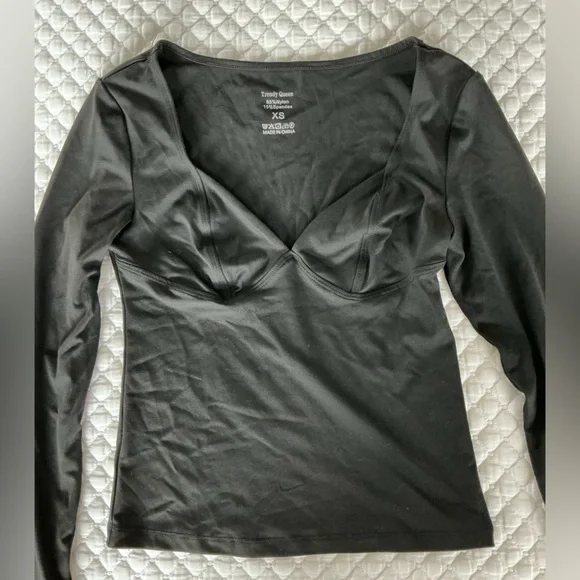 Trendy Queen Black V-Neck Long Sleeve Women's Top XS - Picture 5 of 12